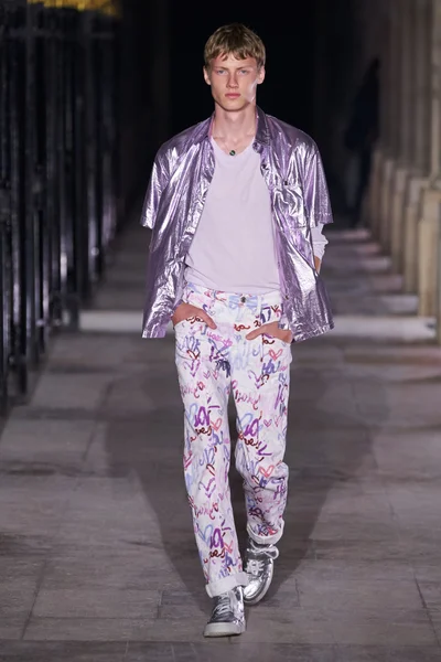Look 7